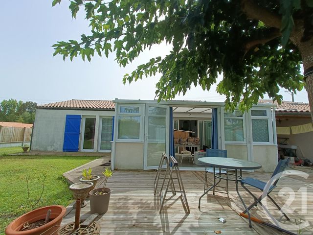maison à vendre - 4 pièces - 104.0 m2 - AMBARES ET LAGRAVE - 33 - AQUITAINE - Century 21 Estuaire