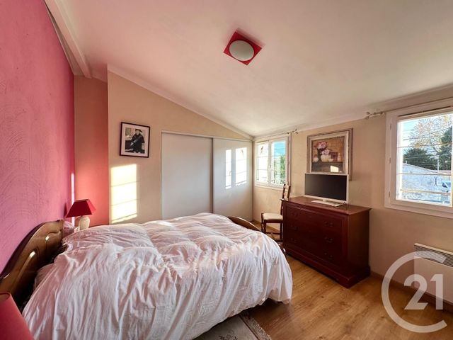 maison à vendre - 5 pièces - 126.69 m2 - ST LAURENT D ARCE - 33 - AQUITAINE - Century 21 Estuaire