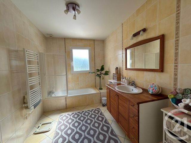 maison à vendre - 6 pièces - 156.0 m2 - ST SAVIN - 33 - AQUITAINE - Century 21 Estuaire