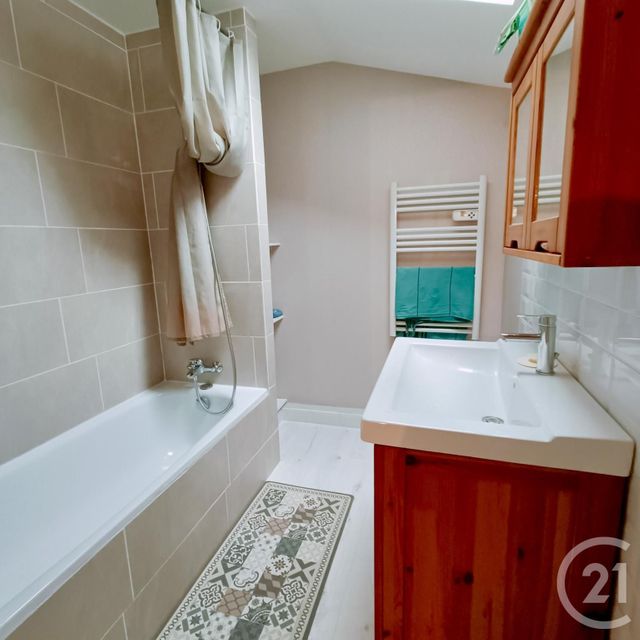 maison à vendre - 8 pièces - 240.0 m2 - GALGON - 33 - AQUITAINE - Century 21 Estuaire