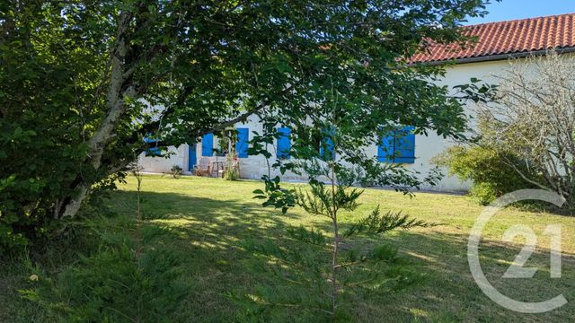 maison à vendre - 8 pièces - 240.0 m2 - GALGON - 33 - AQUITAINE - Century 21 Estuaire