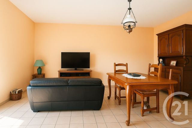 maison à vendre - 5 pièces - 110.0 m2 - PRIGNAC ET MARCAMPS - 33 - AQUITAINE - Century 21 Estuaire