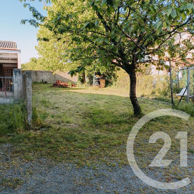maison à vendre - 5 pièces - 110.0 m2 - PRIGNAC ET MARCAMPS - 33 - AQUITAINE - Century 21 Estuaire