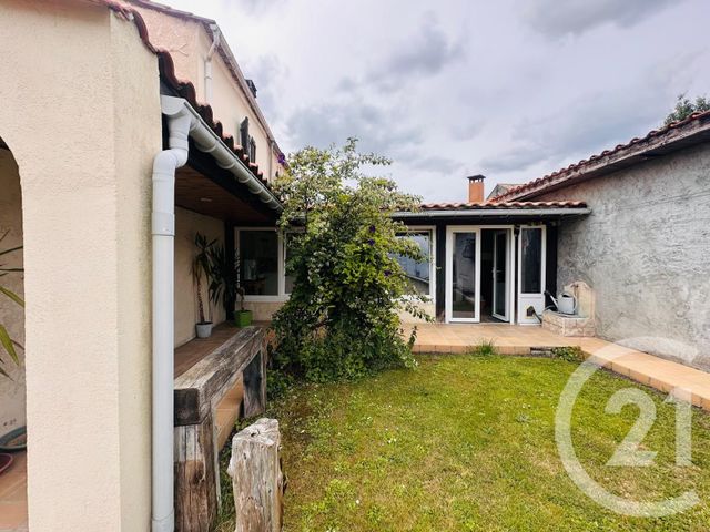 maison à vendre - 5 pièces - 105.22 m2 - ST YZAN DE SOUDIAC - 33 - AQUITAINE - Century 21 Estuaire