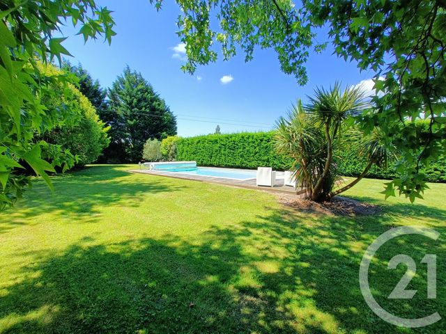 maison à vendre - 8 pièces - 265.0 m2 - PUGNAC - 33 - AQUITAINE - Century 21 Estuaire