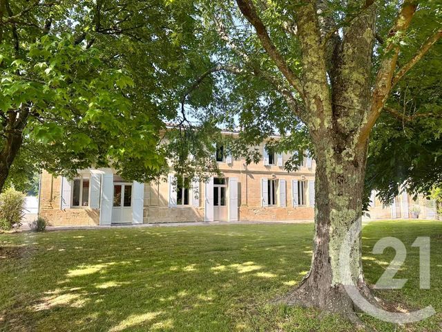 maison à vendre - 8 pièces - 265.0 m2 - PUGNAC - 33 - AQUITAINE - Century 21 Estuaire