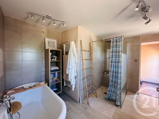 maison à vendre - 6 pièces - 163.0 m2 - BOURG SUR GIRONDE - 33 - AQUITAINE - Century 21 Estuaire