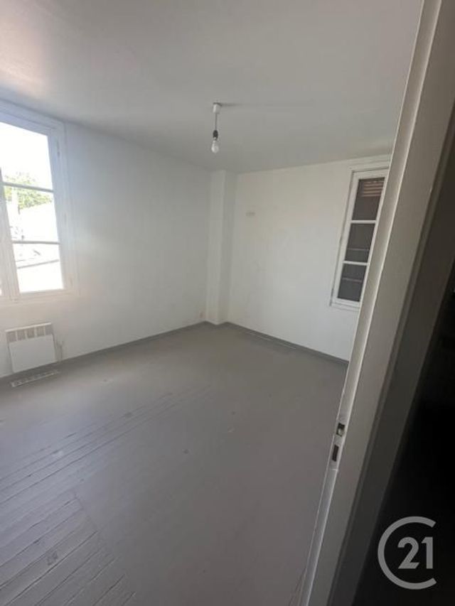 maison à vendre - 3 pièces - 76.0 m2 - AMBARES ET LAGRAVE - 33 - AQUITAINE - Century 21 Estuaire