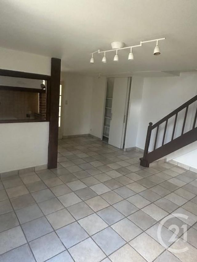 maison à vendre - 3 pièces - 76.0 m2 - AMBARES ET LAGRAVE - 33 - AQUITAINE - Century 21 Estuaire