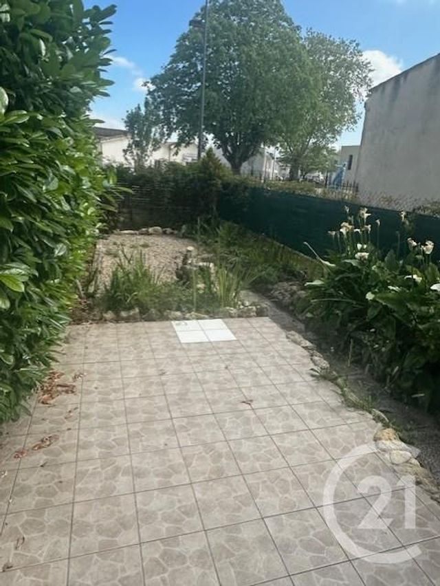 maison à vendre - 3 pièces - 76.0 m2 - AMBARES ET LAGRAVE - 33 - AQUITAINE - Century 21 Estuaire