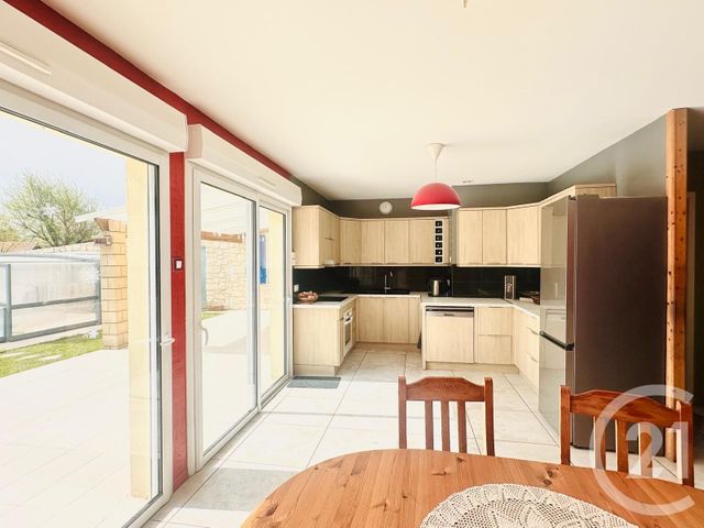 maison à vendre - 5 pièces - 135.4 m2 - ST LOUBES - 33 - AQUITAINE - Century 21 Estuaire