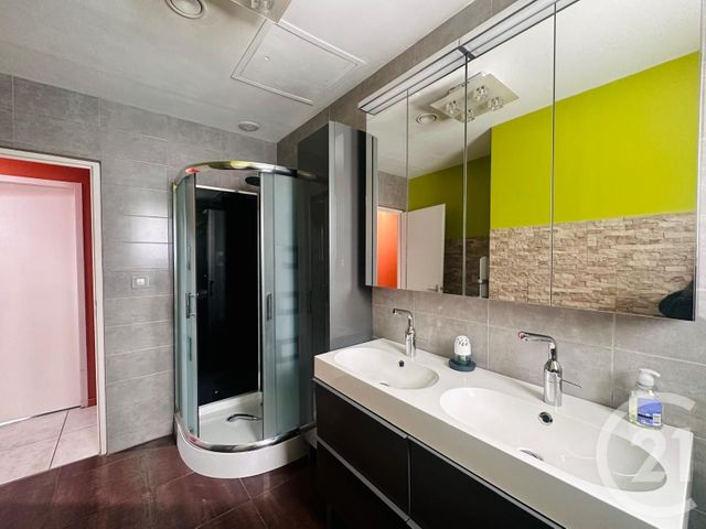 maison à vendre - 5 pièces - 135.4 m2 - ST LOUBES - 33 - AQUITAINE - Century 21 Estuaire